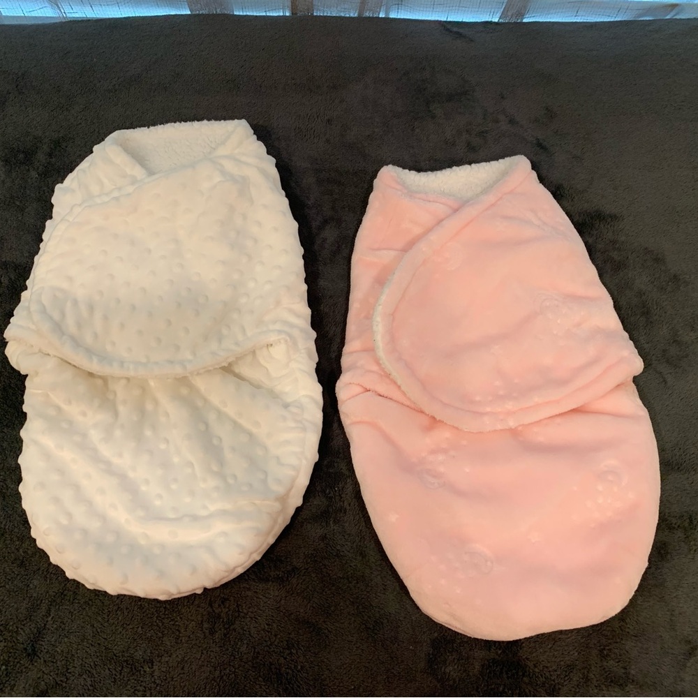 Soft Baby Swaddle Set in White and Pink